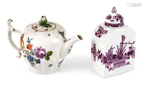 TEAPOT AND TEAPOT, MEISSEN. 18TH CENTURY, FLOWERS/STRAW HEDGES. H. 12/14 CM.