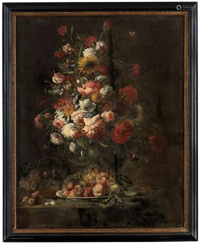 Bimbi, Bartolomeo (attr.). Settignano 1648 - Florence 1730. 127 x 100 cm. Flower still life in a vase in relief on a stone pedestal with fruit bowl and vegetable basket. Oil/floodwash, on the back of the frame old seal of the frame and mirror manufacturer court supplier H.W. Röhlich, Leipziger Straße. Provenance: From old German aristocratic property. Rest.