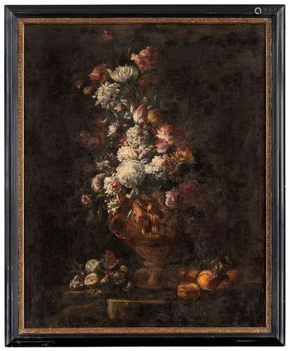 Bimbi, Bartolomeo (attr.). Settignano 1648 - Florence 1730. 127 x 100 cm. Flower still life in a vase in relief on a stone pedestal with figs and peaches. Oil/floodwash, on the back of the frame old seal of the frame and mirror manufacturer court supplier H.W. Röhlich, Leipziger Straße. Provenance: From old German aristocratic property. Rest.