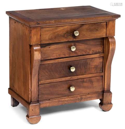 MINIATURE CHEST OF DRAWERS, PROBABLY FRANK. RICH, 19TH CENTURY, WALNUT. 50 X 47 X 30 CM.