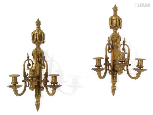 PAAR WANDAPPLIKEN, BRONZE,. LOUIS XVI-STIL, UM 1900. H. 55 CM.