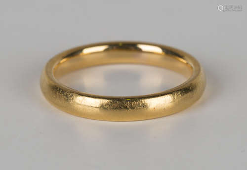 A 22ct gold plain wedding ring, London 1934, ring size approx L.Buyer’s Premium 29.4% (including VAT