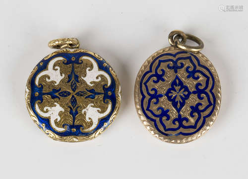 A gold and enamelled circular pendant locket, the front and back with engraved scroll and blue and