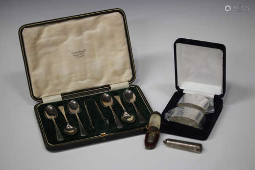 A set of six George V silver teaspoons and a matching pair of sugar tongs, Sheffield 1919, cased,