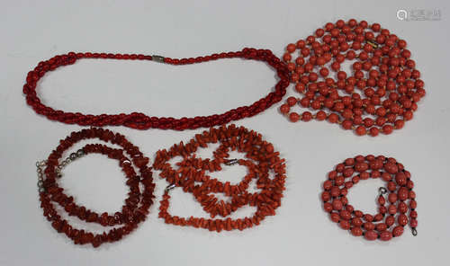 A single row necklace of graduated branch coral, length 57cm, a single row necklace of irregular