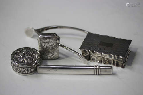 A George V silver rectangular snuff box with engine turned decoration and wavy rims, Chester 1924 by