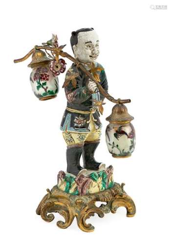 Lantern holder Polychrome porcelain in Chinese taste, enamelled glass and gilt bronze Louis XV stylebase in chased and gilt bronze Europeanwork, late 19th-early 20th centuryH +/- : 33,5 cm(accidents)