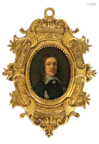 Attributed to Gonzalez COQUES (1614-1684)Portrait of a Gentleman Oil on oval copperLabel glued on the back specifying the name 
