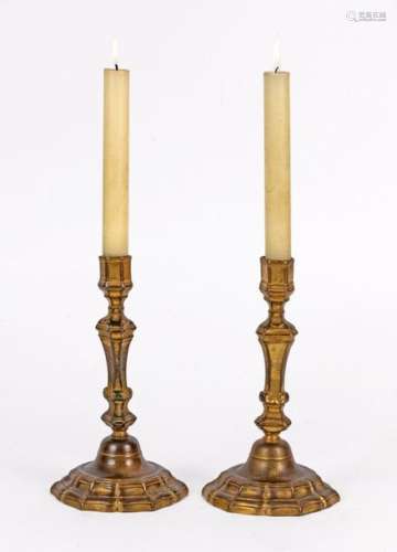 Pair of Louis XIV style candlesticks in gilt bronzeEarly 18thcentury H: 22,5 cm(bobèches missing)