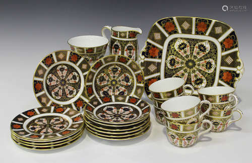 A Royal Crown Derby 1128 Imari pattern part service, 1971-81, comprising six teacups and seven