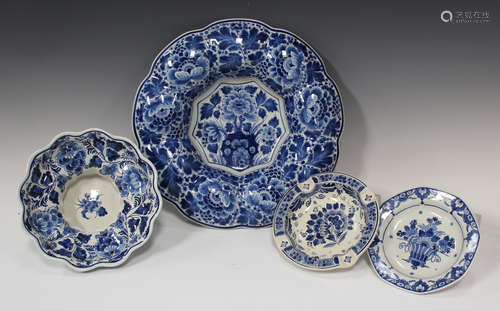 A pair of De Porceleyne Fles Royal Delft lobed dishes, mid-20th century, painted in shades of blue