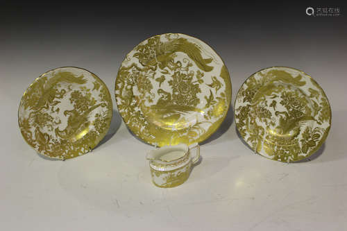 A Royal Crown Derby 'Gold Aves' pattern part service, 1970s, comprising twelve dinner, dessert and