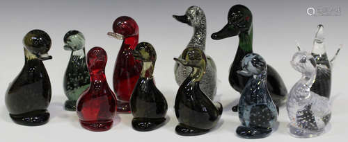 Eight Whitefriars glass dilly ducks, height of tallest 16cm, together with three further glass