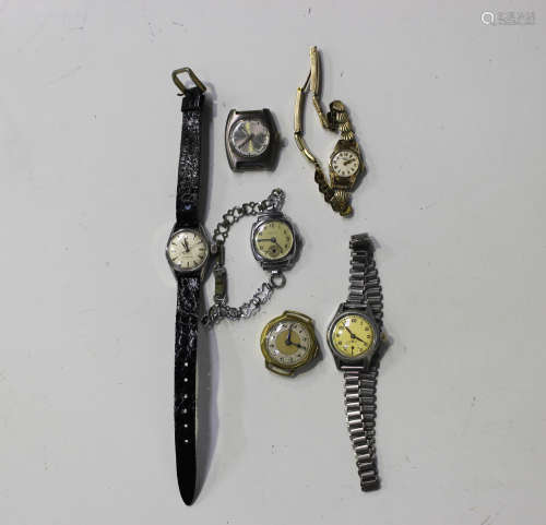 A Jolus gold square cased lady's wristwatch, the case back detailed '18K 750', case width 1.6cm, a