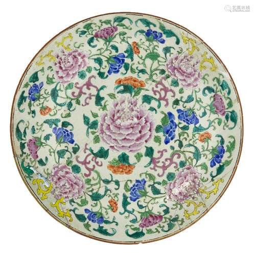 A large Chinese porcelain dish for the Islamic market, China, 18th century, painted in famille