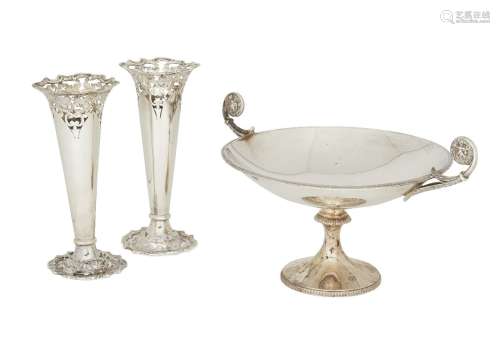 A small silver tazza, Sheffield, c.1929, James Dixon & Sons., the gadrooned rim to two scrolling