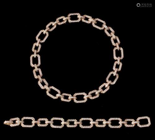 A diamond collar and bracelet