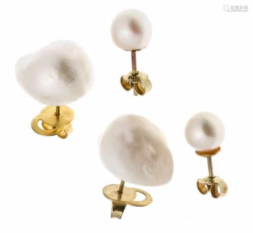 2 pairs of ear studs GG 585/000, each with a baroque freshwater pearl 18 - 15 mm and Akoya