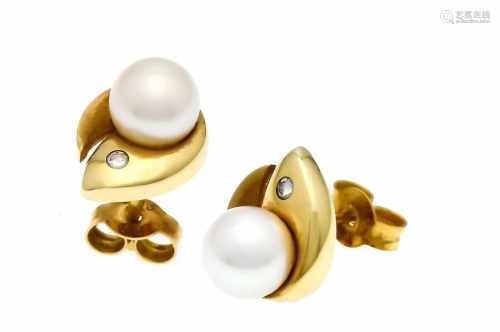 Akoya diamond stud earrings GG 585/000, each with a white Akoya pearl 6.8 mm and diamonds,