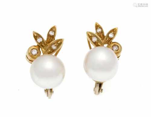 Akoya diamond clip ear studs GG 750/000 with 2 Akoya pearls 8 mm and 8 diamonds, in