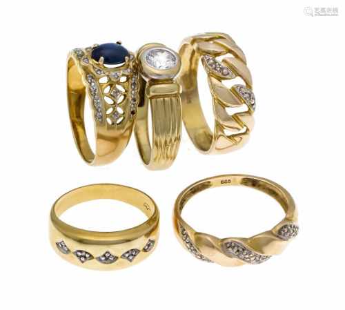 Mixed lot of 5 rings GG / WG 585/000 with an oval sapphire cabochon 6.5 x 5 mm, small fac.