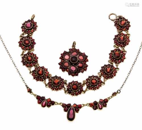 Garnet volute with round and teardrop-shaped faceted garnets 12 - 2.5 mm, necklace with