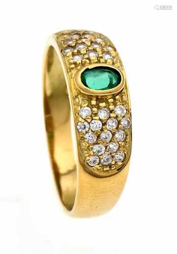 Gemstone ring GG 750/000 with an oval faced green colored stone 5 x 3 mm, slightly