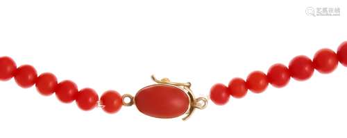 Coral necklace with box clasp GG 750/000 with SI figure eight, set with an oval coral