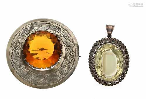 Scottish cloth pin with a round fac. Gem 31 mm, D. 61 mm and a lemon citrine pendant