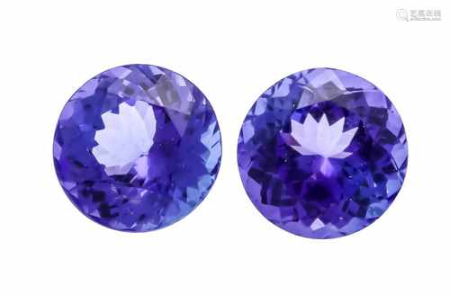 Tanzanite, total 6.97 ct, 2 round fac., Excellent color and purity, 9 x 5.9 mm