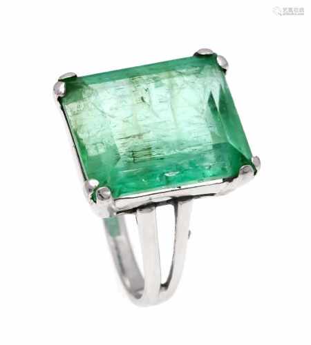 Emerald ring WG 585/000 with an emerald cut fac. Emerald 13.2 ct, 16.4 x 13.3 x 8.3 mm in