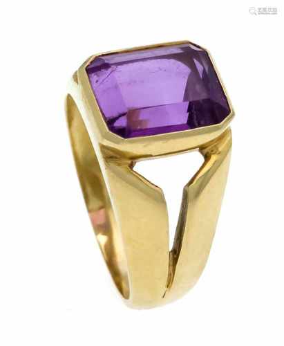 Amethyst ring GG 750/000 with an emerald cut fac. Amethyst 11.2 x 9.5 mm in very good