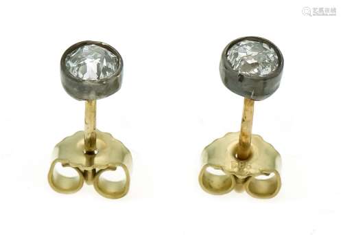 Old cut diamond stud earrings GG 585/000 and silver with 2 old cut diamonds, total 0.70 ct