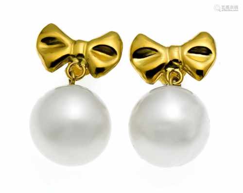 South Sea stud earrings GG 750/000 with a fine South Sea pearl 14 mm with very few natural