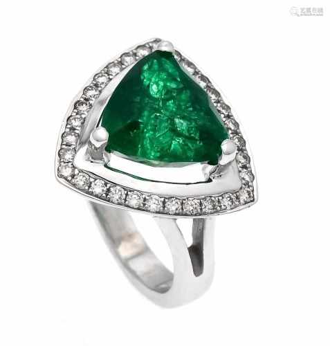 Emerald-Brillant-Ring WG 750/000 with a fac. Emerald-Triangle (reserved) 7.0 ct in very
