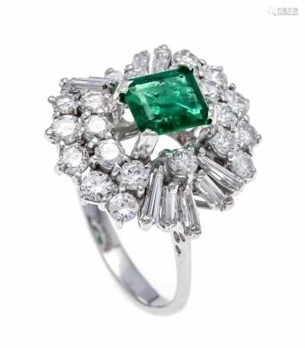 Emerald-Brillant-Ring WG 750/000 with an emerald cut fac. Emerald 6 x 5.4 mm in very good