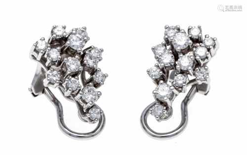 Brilliant ear clips WG 585/000 with 26 brilliants, total 1.0 ct W / SI, L. 16.5 mm, 5.6 g