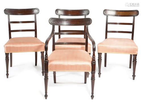 A SET OF FOUR REGENCY MAHOGANY DINING CHAIRS EARLY 19TH CENTURY each with a curved tablet top