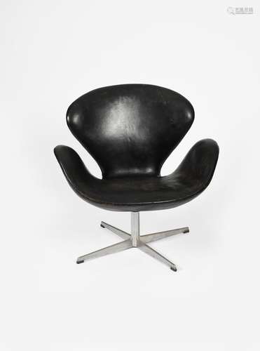 A Fritz Hansen Swan chair designed by Arne Jacobsen, originally designed for the SAS Royal Hotel,