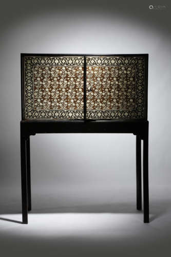 λ A MUGHAL INDIAN EBONY AND IVORY CABINET GUJARAT OR SINDH, LATE 17TH / EARLY 18TH CENTURY AND LATER