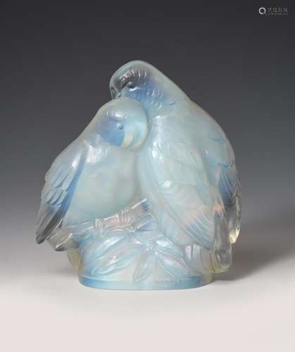 A Joblings Opalique opalescent glass lovebirds model, cast regd number to base, 10.5cm. high