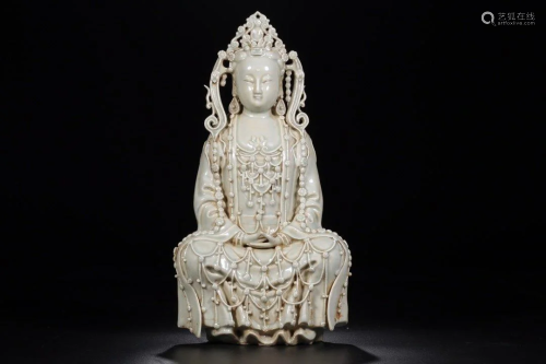 CHINESE BLANC DE CHINE FIGURE OF GUANYIN