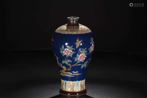 乾隆年制款宝石蓝釉描金雕刻花卉纹梅瓶