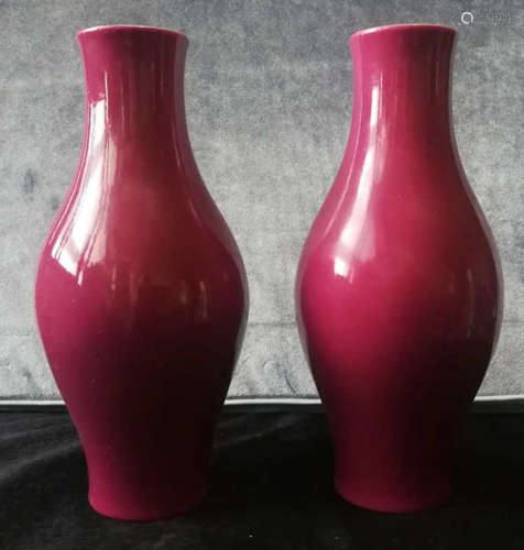 清乾隆红釉橄榄形瓶