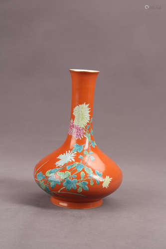 A Chinese Flower Patterned Porcelain Flask