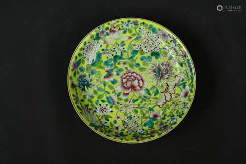 A Chinese Flower Patterned Porcelain Plate