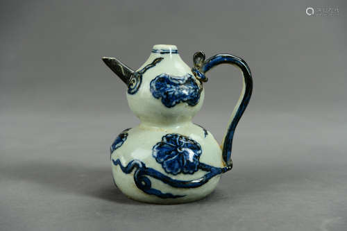 A Chinese Blue and White Porcelain Carved Pot