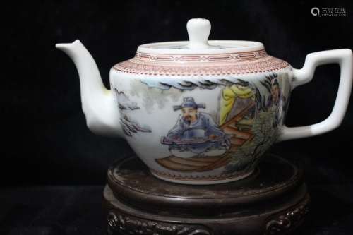 A Chinese Famille Rose Porcelain Tea Pot