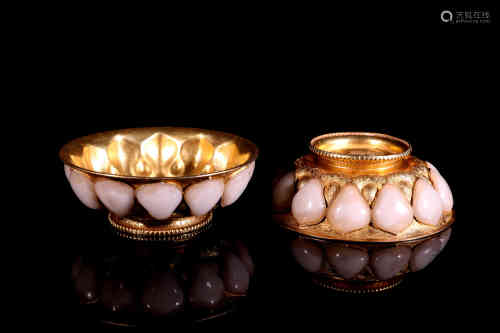 A Pair of Chinese Gilt Bronze Bowls