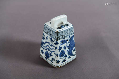 A Chinese Blue and White Porcelain Weight